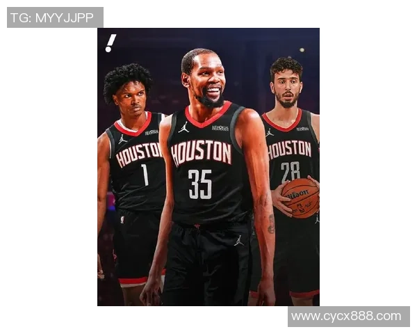 火箭备战客场挑战雷霆 杜兰特申京贾巴里训练同框成焦点